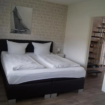 Ostseebuhne Graal-Mueritz